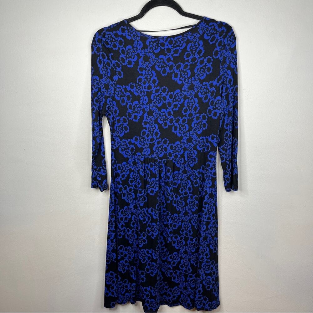 Madison Midi Dress Black Blue Floral Print, 3/4 Length Sleeve.  Size Medium. - Picture 5 of 6